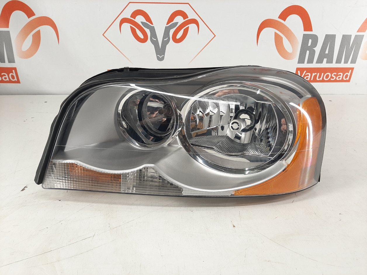 Volvo XC90 esituli/headlight