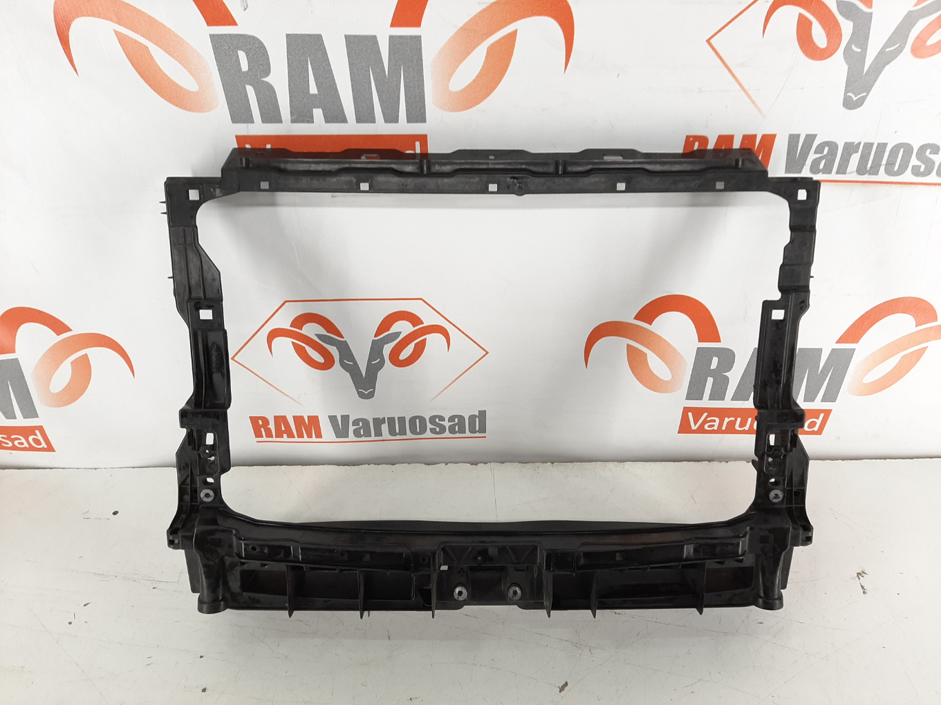 Volkswagen Tiguan 2015-2019 esipaneel/ front panel