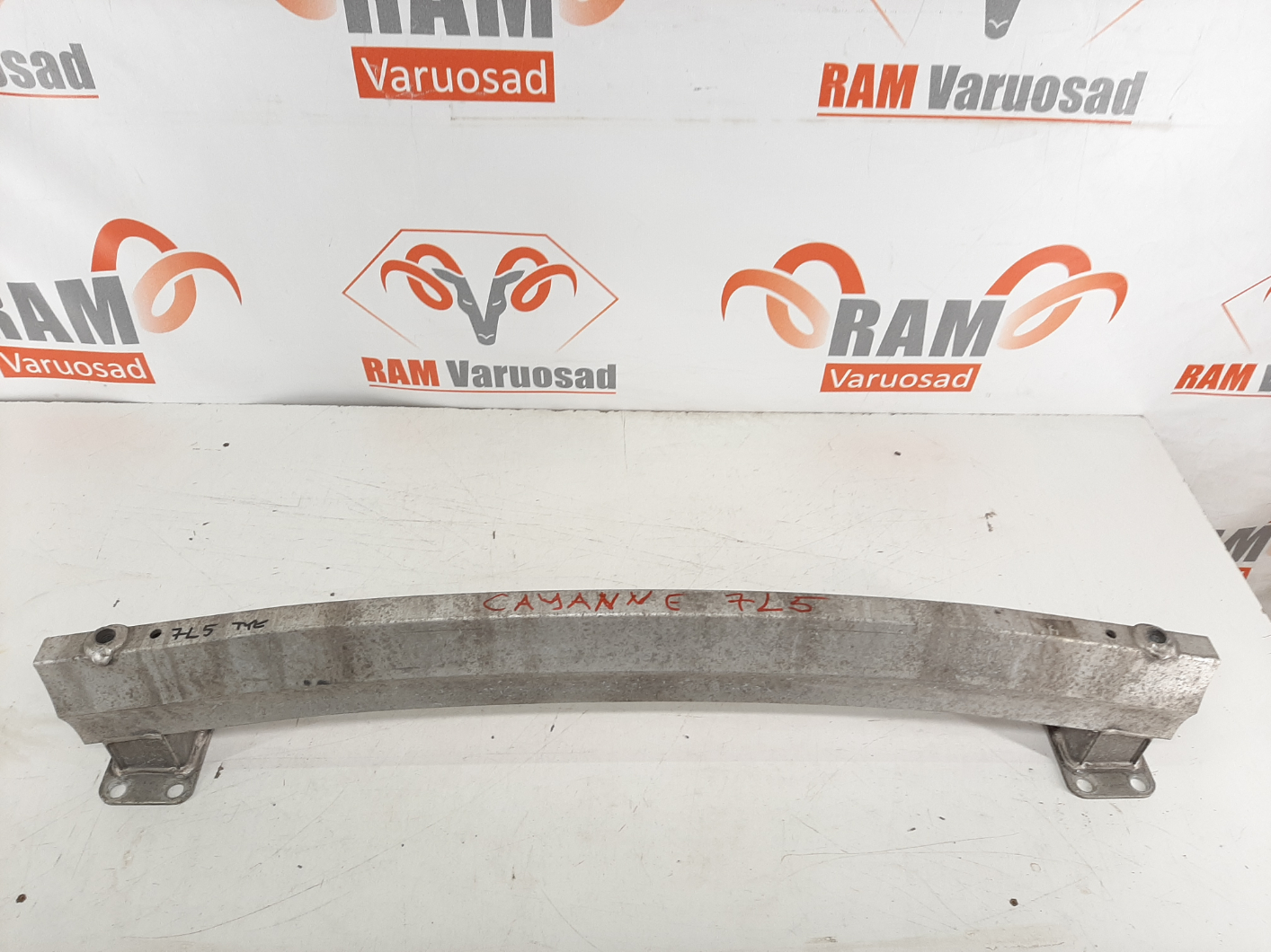 Porsche Cayenne taga stange tala/ rear crash bar