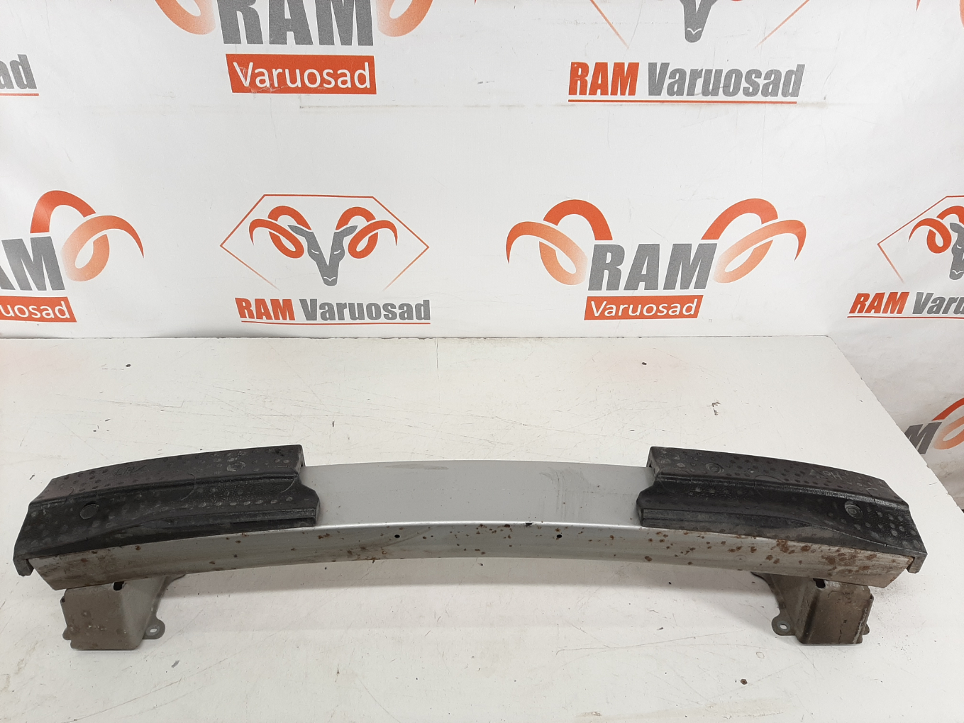 Nissan Pulsar taga stange tala/ rear crash bar