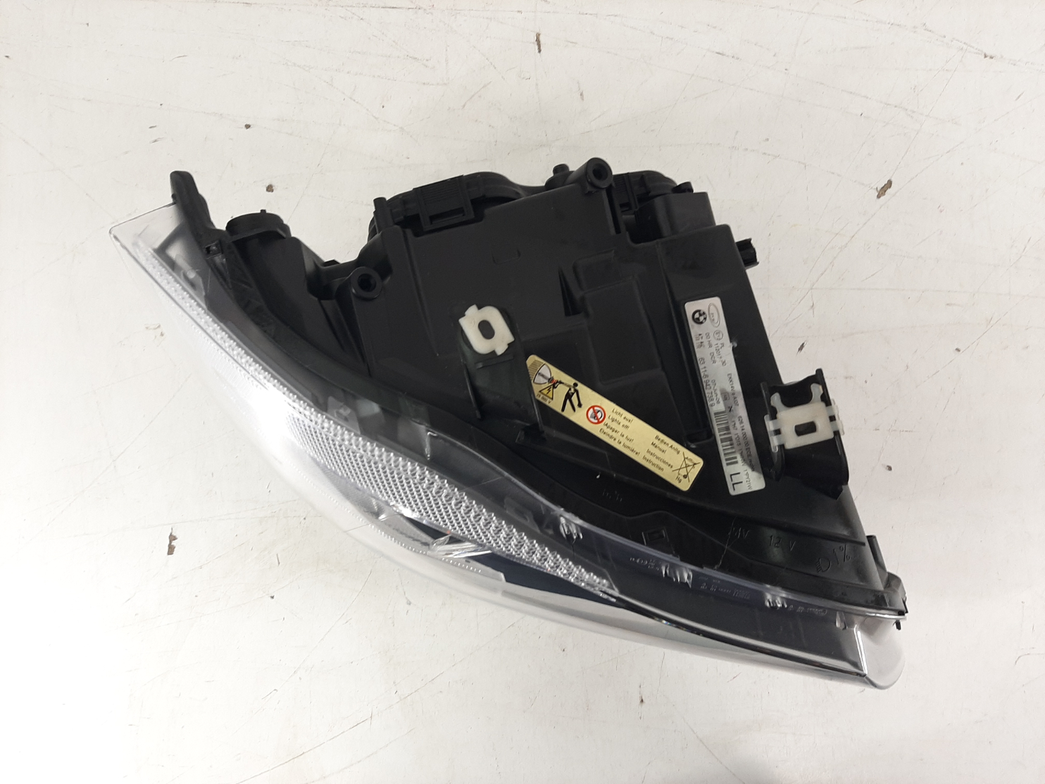 BMW E90 pre FL Bi-Xenon esituli/headlight - pilt 2