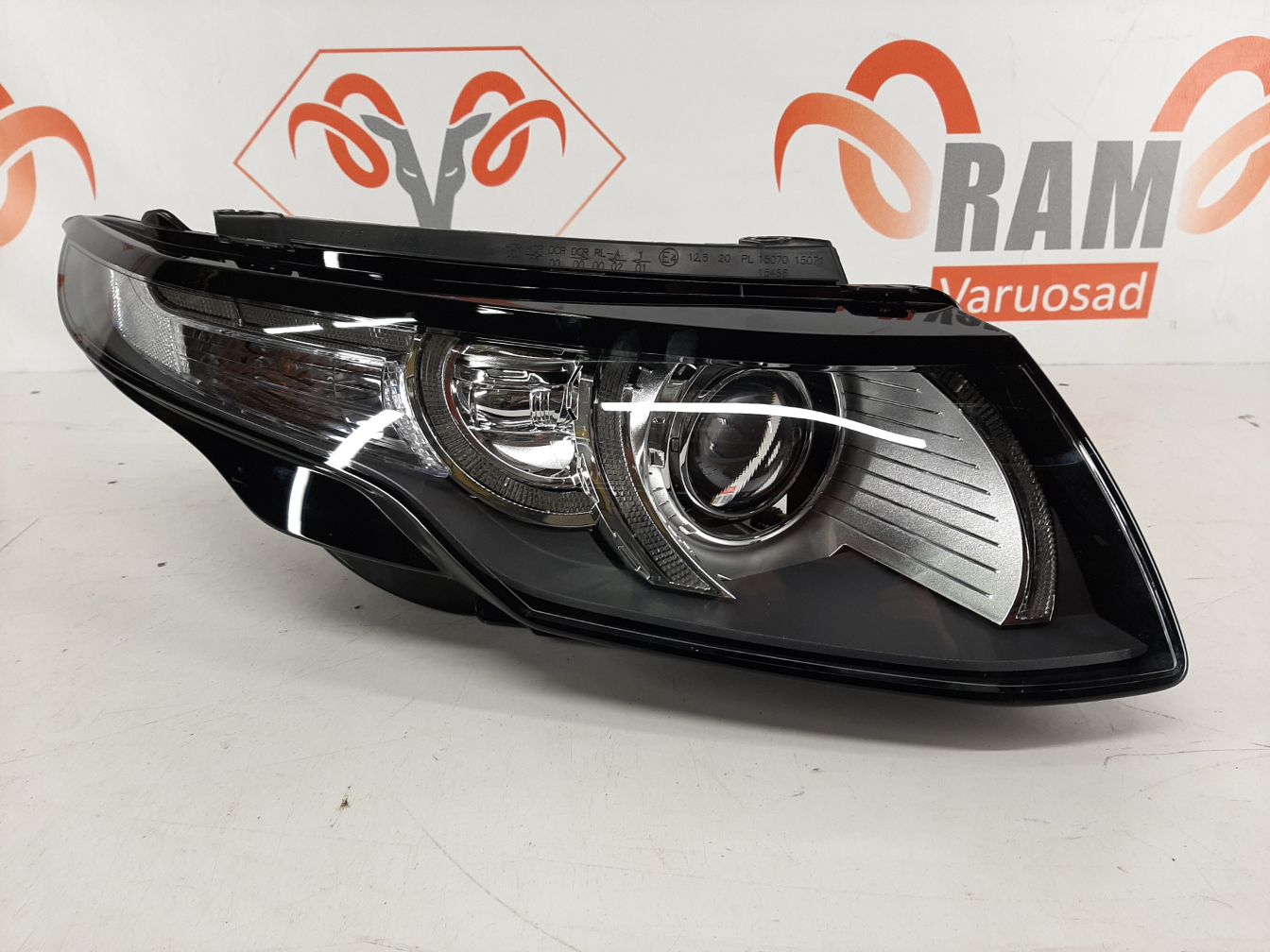 Land Rover RR Evoque 2011-2014 esituli / headlight