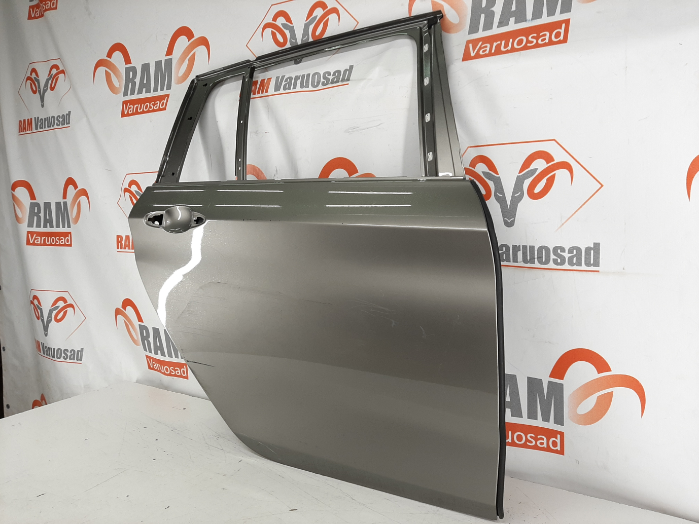 BMW 2 F46 GT 2014- tagauks / rear doors - pilt 3