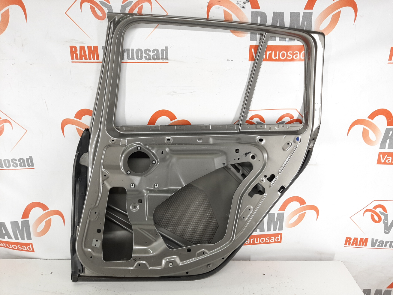 BMW 2 F46 GT 2014- tagauks / rear doors - pilt 4