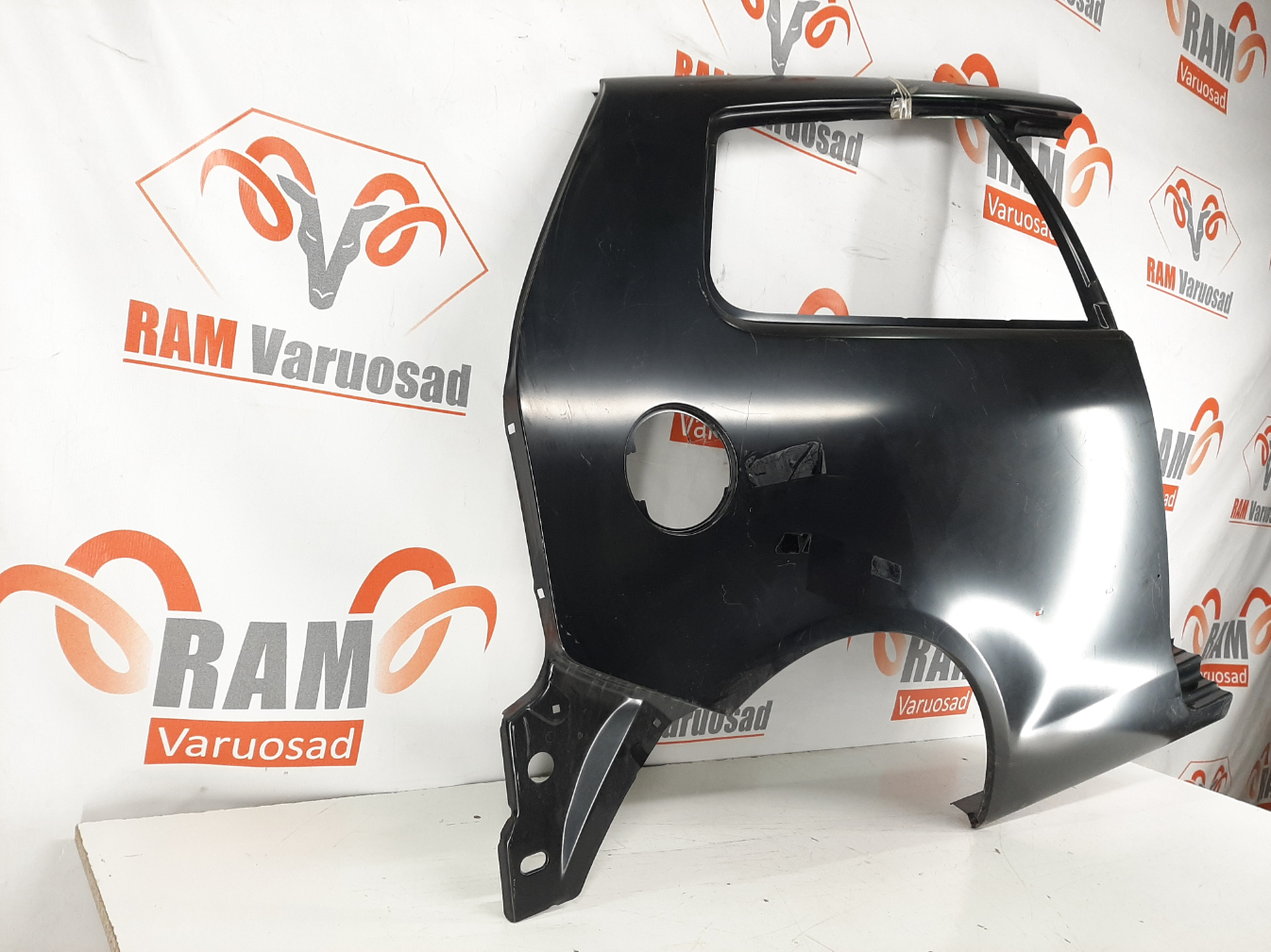 VW Polo IV tagatiib / rear fender - pilt 2