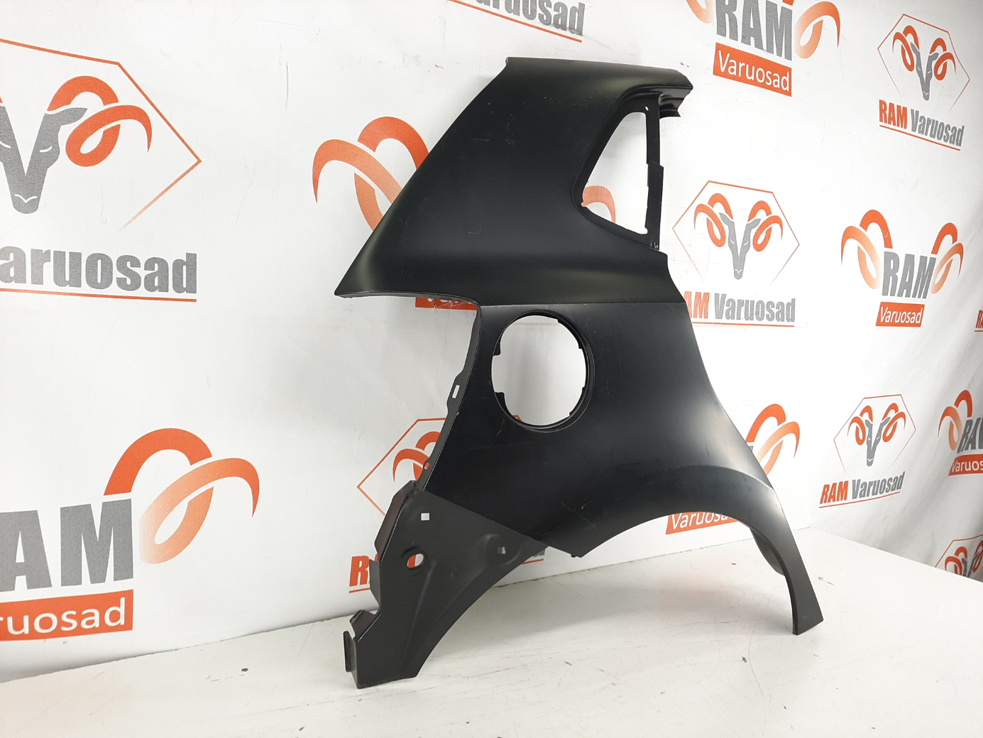 VW Polo V tagatiib / rear fender - pilt 2