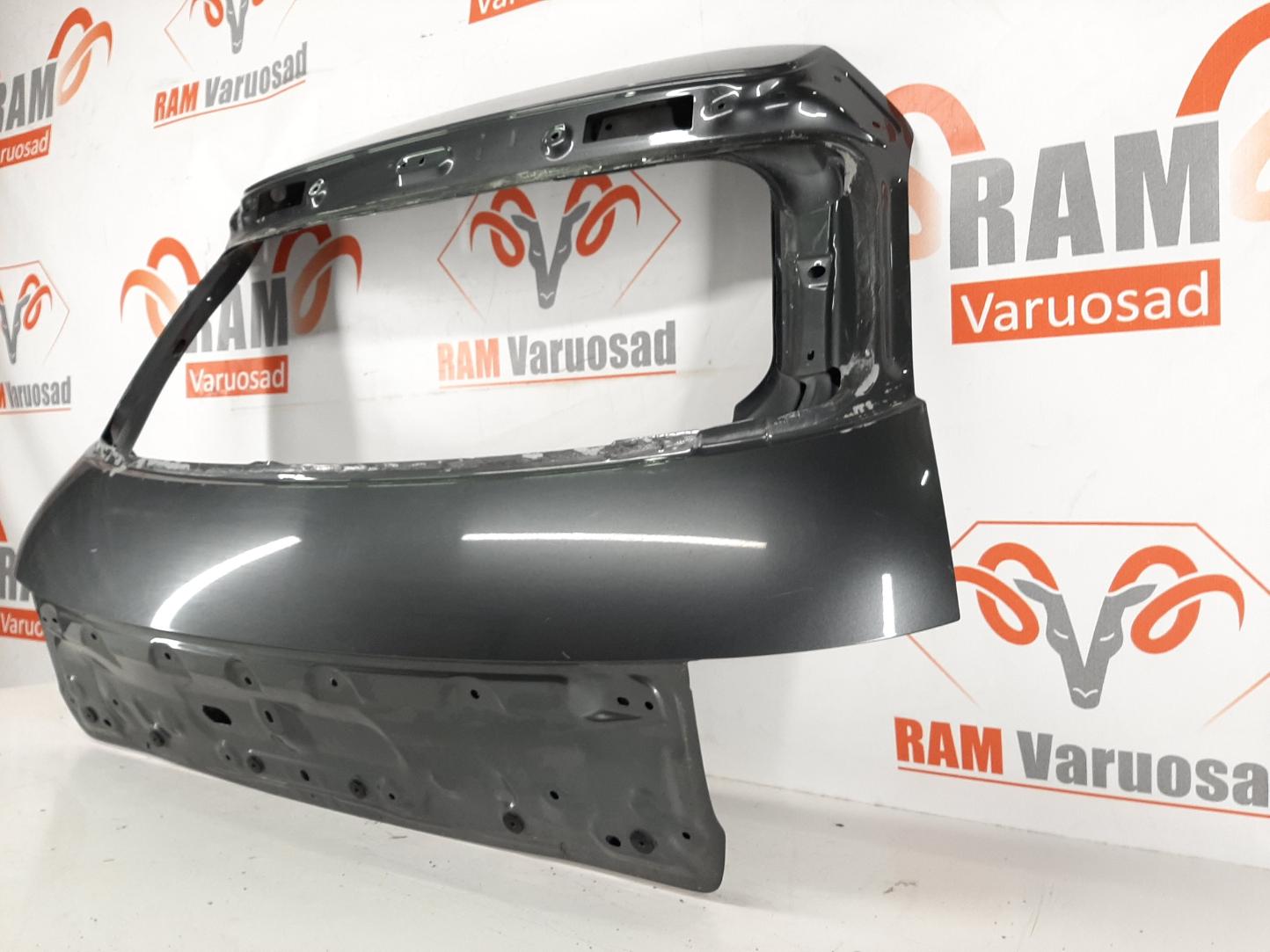 Citroen C4 Cactus 2014- tagaluuk / trunk lid - pilt 3