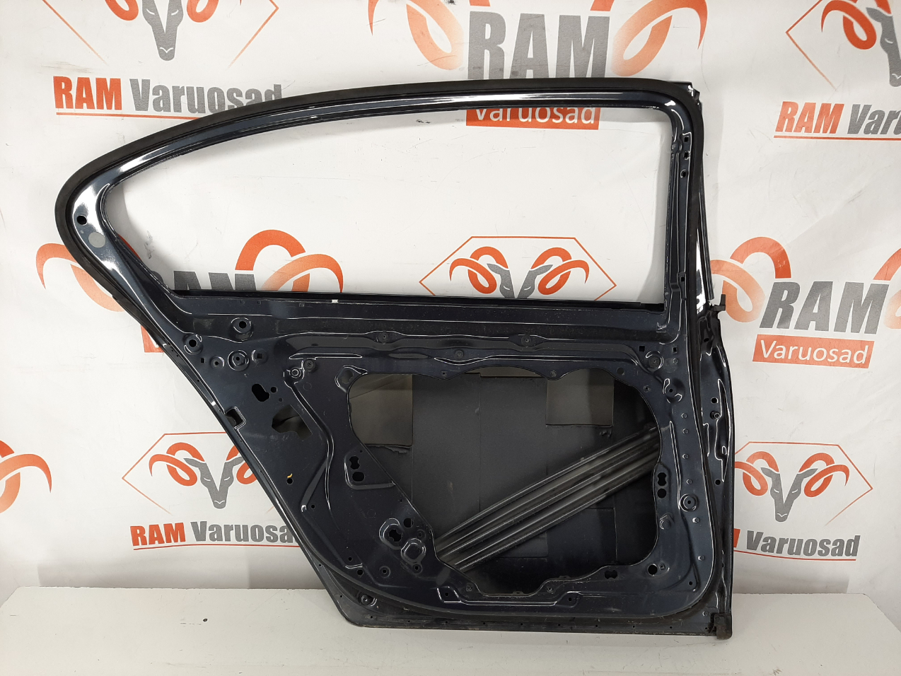 BMW 7 G12 L 2015- tagauks / rear doors (G11) - pilt 4
