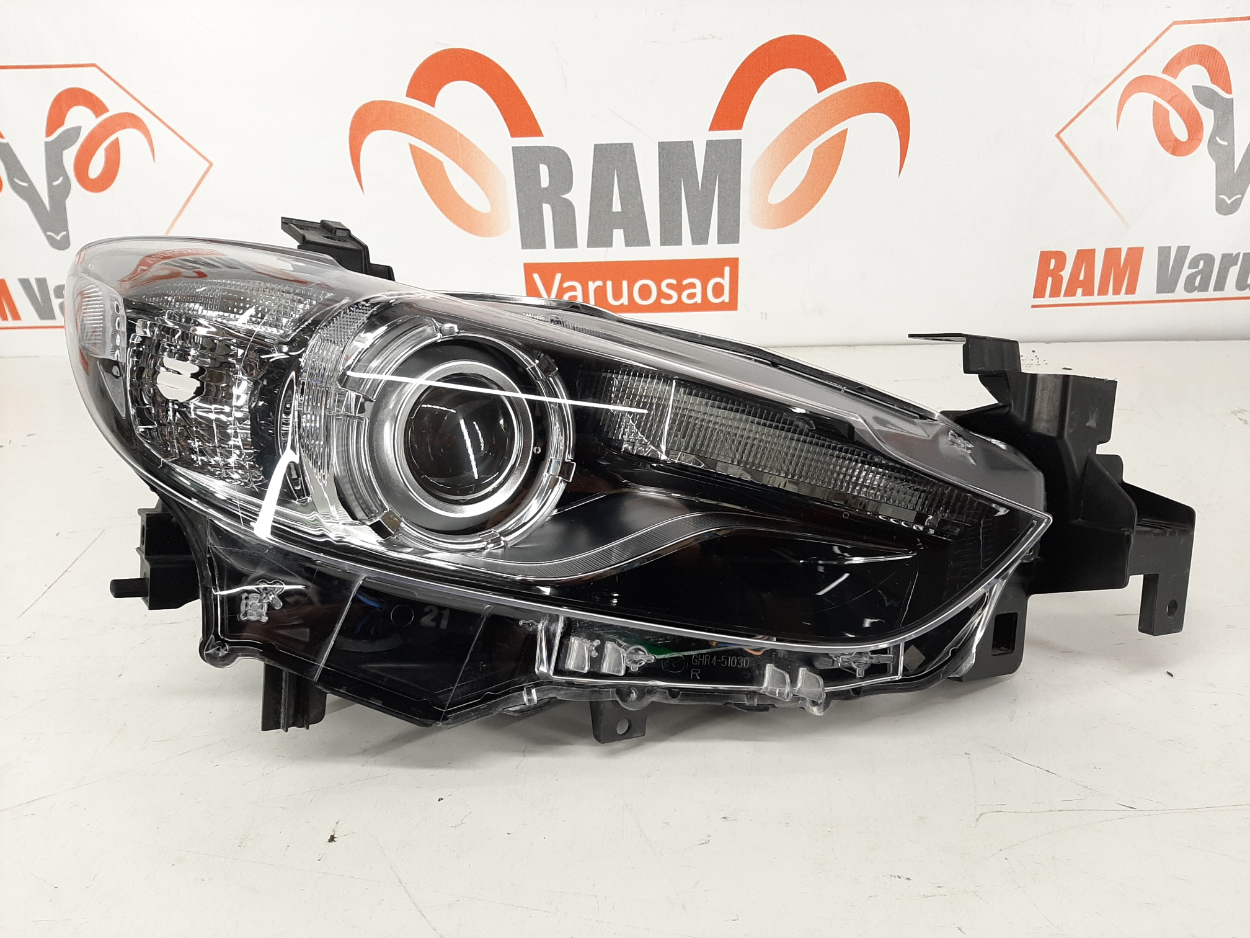 Mazda 6 GJ 2012-2014 esituli / headlight