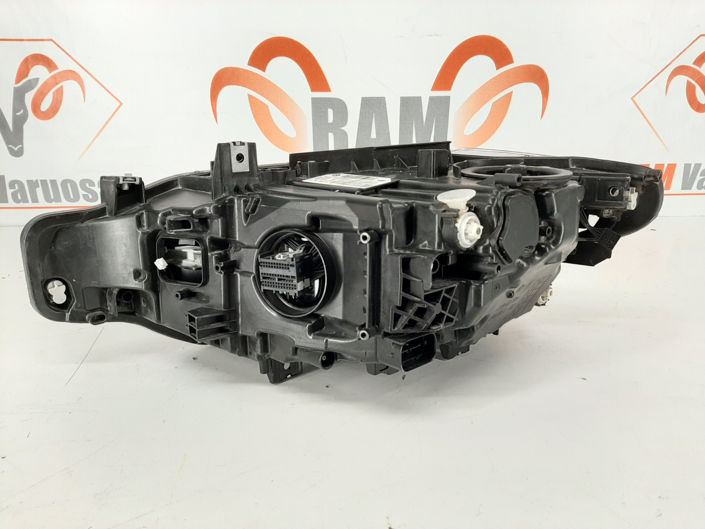 BMW 3 F30 FL 2015-2019 esituli / headlight - pilt 3