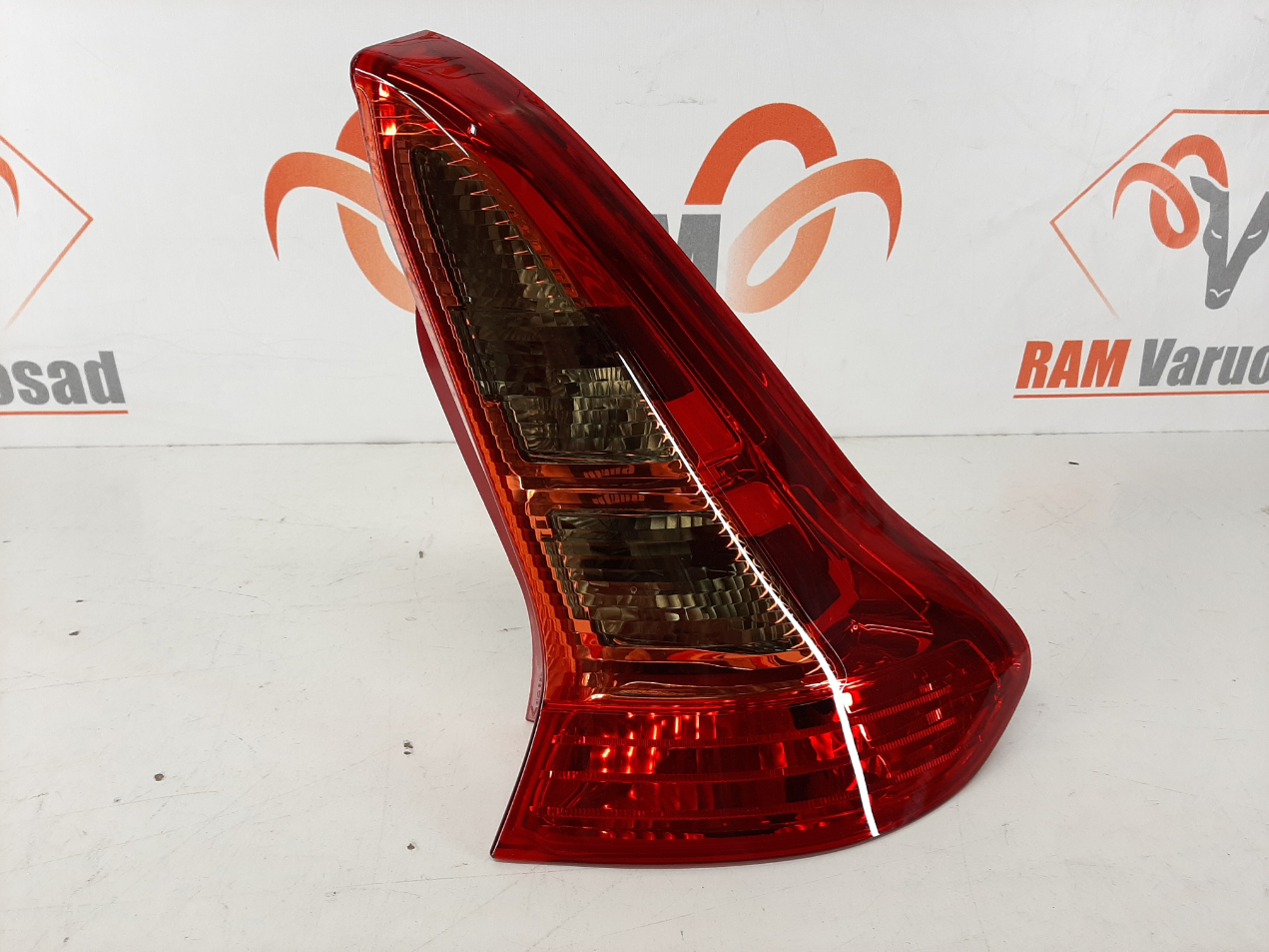 CITROEN C4 Coupe 2004-2010 tagatuli / rear light