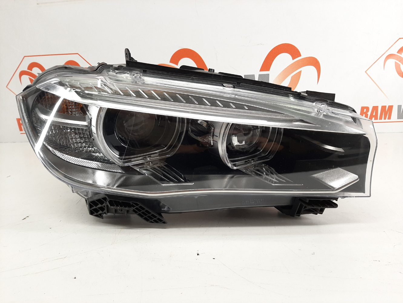 BMW X5 F15 / F16  esituli / headlight
