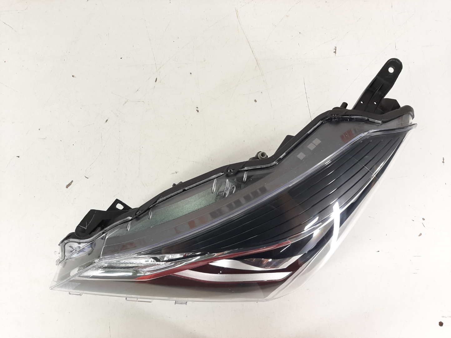 Toyota Yaris 2019- esituli / headlight - pilt 2