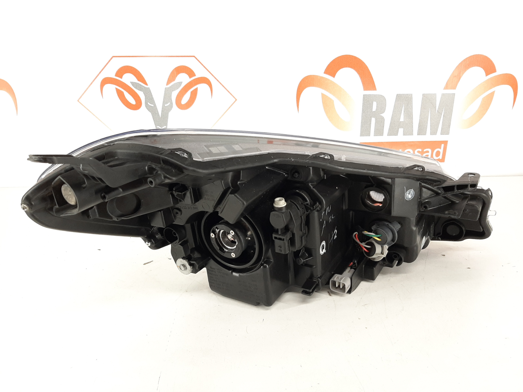 Toyota Yaris 2019- esituli / headlight - pilt 3