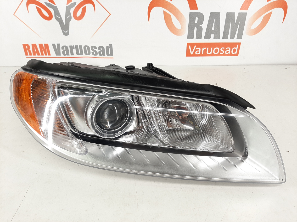 Volvo S80 V70 XC70 esituli / headlight