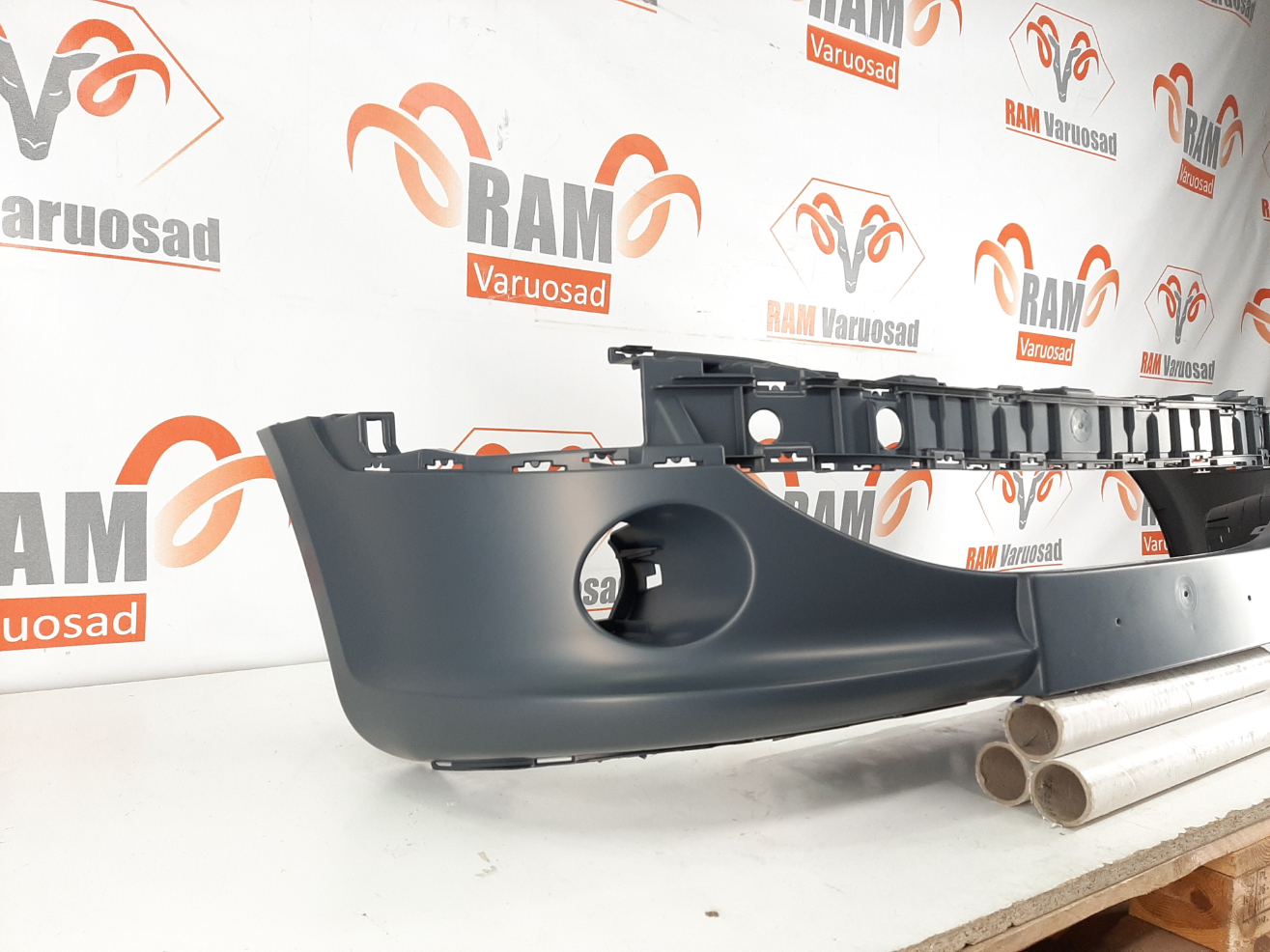 Peugeot 1007 2005-2009 esistange / front bumper - pilt 2