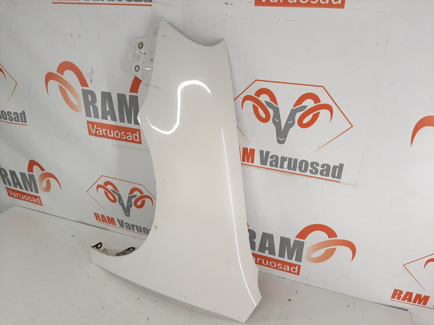VW Golf V 2006-2009 esitiib / front fender - pilt 3