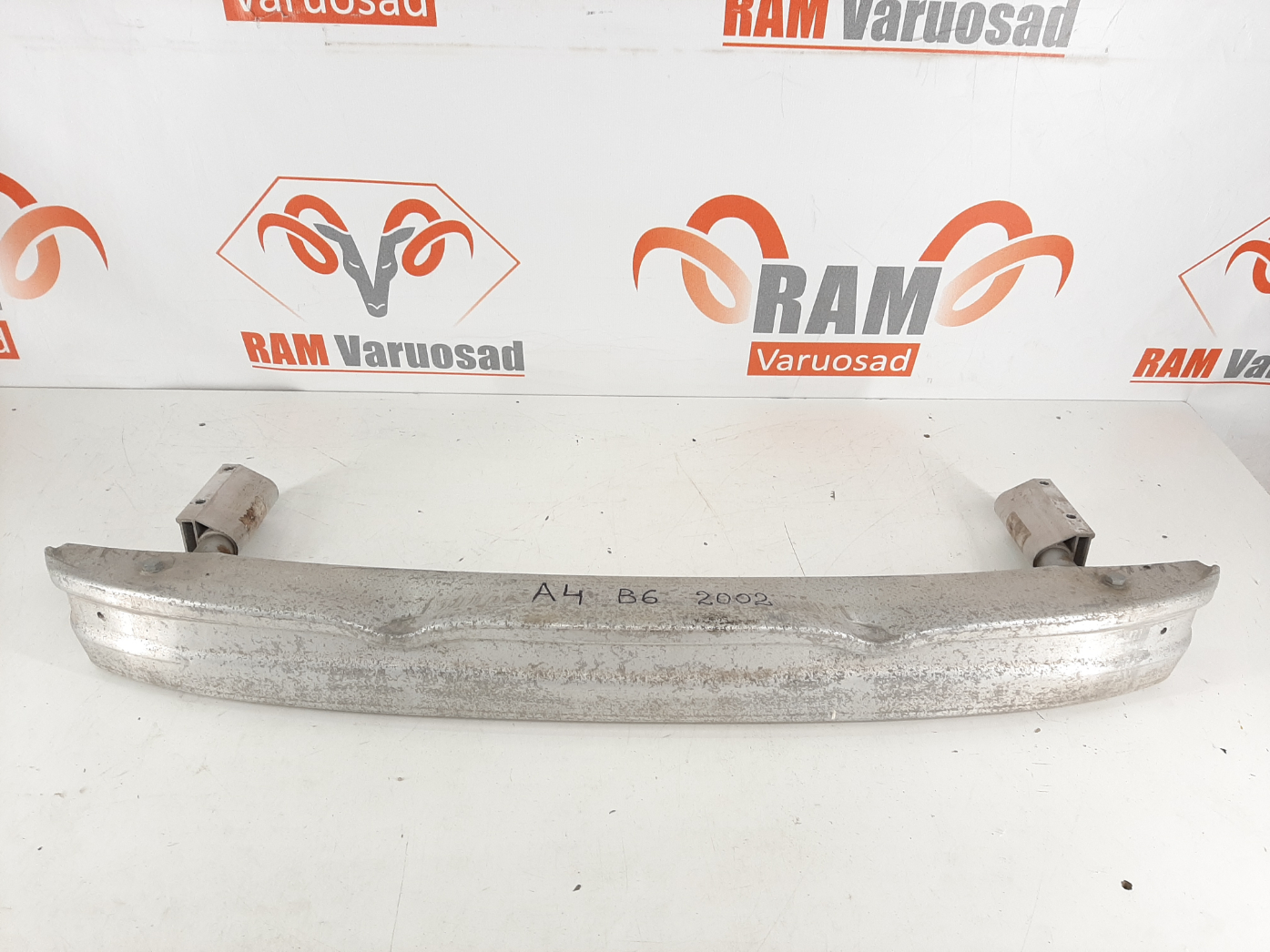 Audi A4 B6 2001-2005 tagatala / rear support