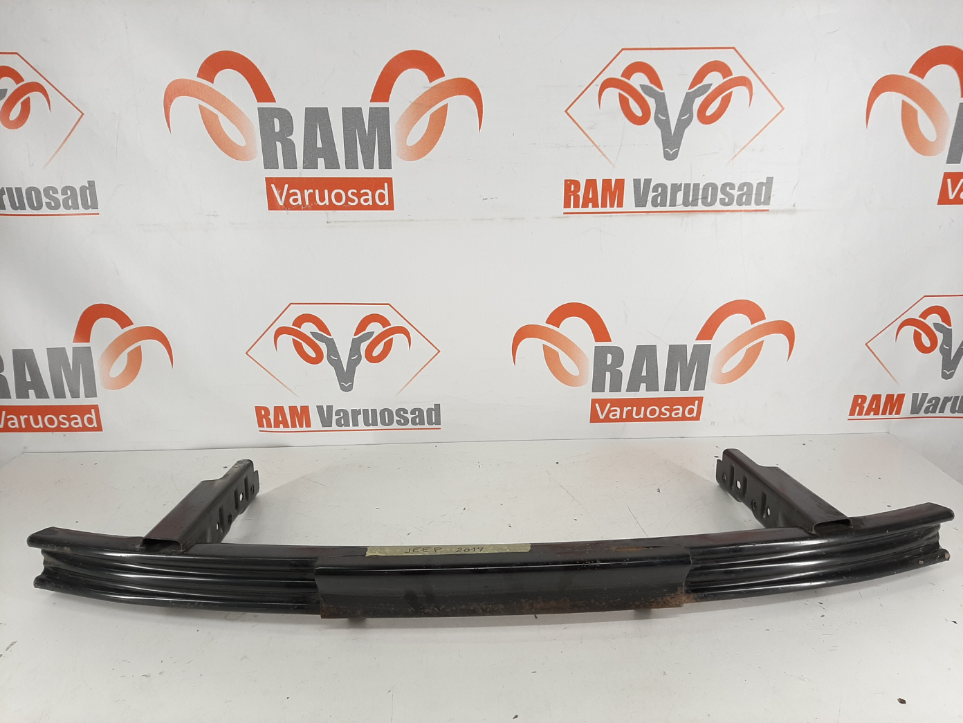 Jeep Grand Cherokee WK2 2011- tagatala / rear support