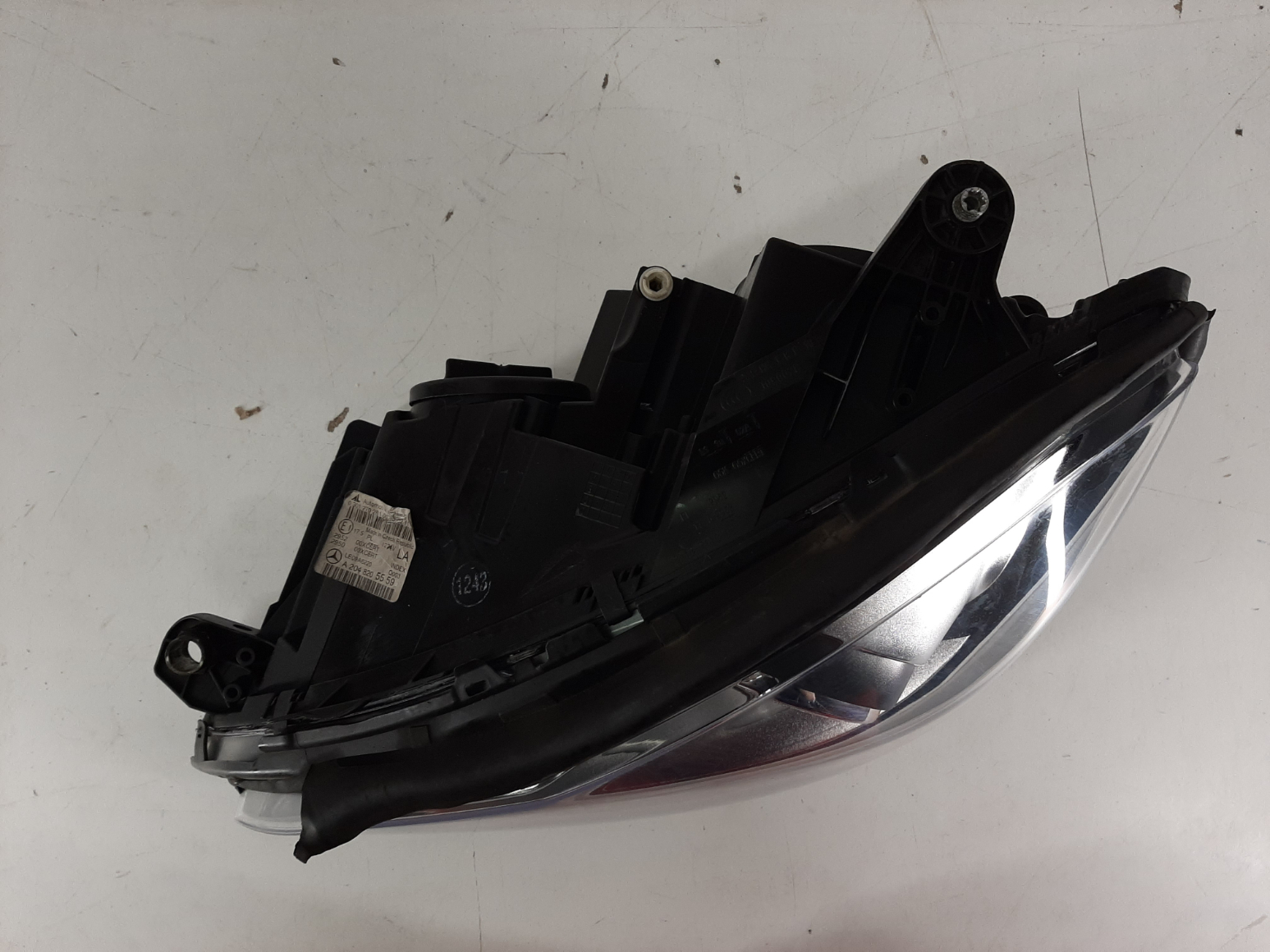 Mercedes C-Class W204 FL 2011–2014 esituli / headlight - pilt 2