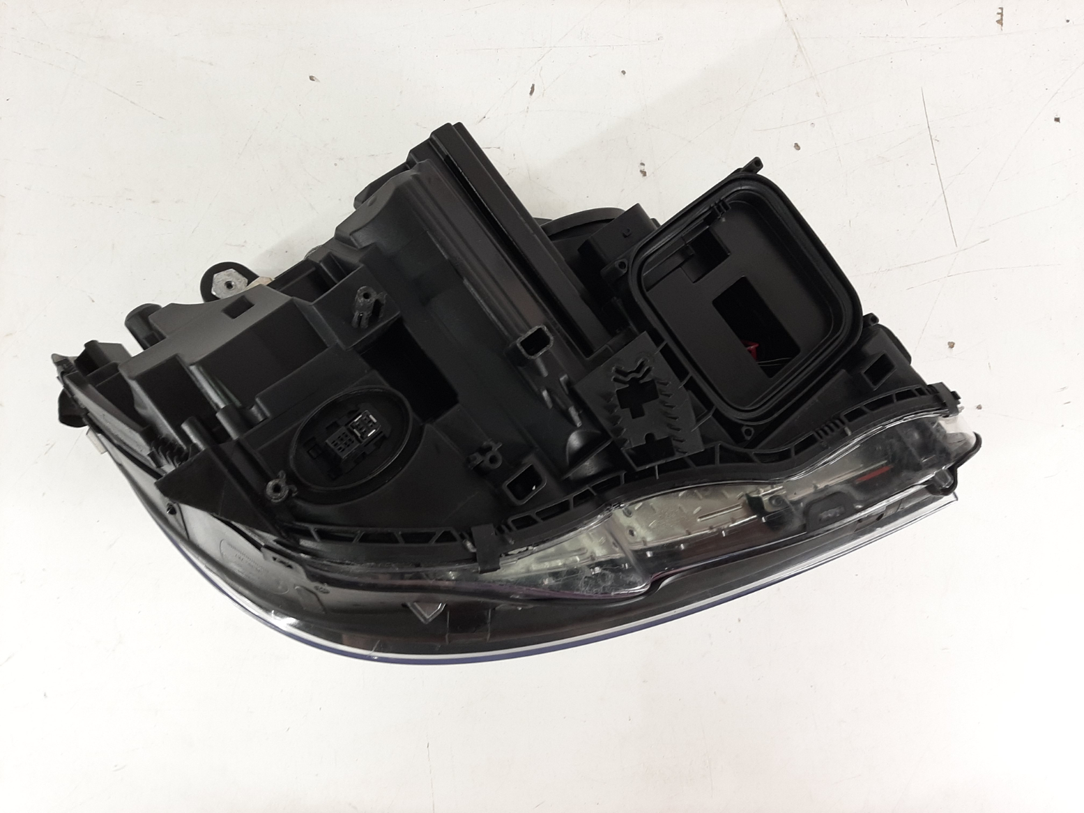 Mercedes C-Class W204 FL 2011–2014 esituli / headlight - pilt 4