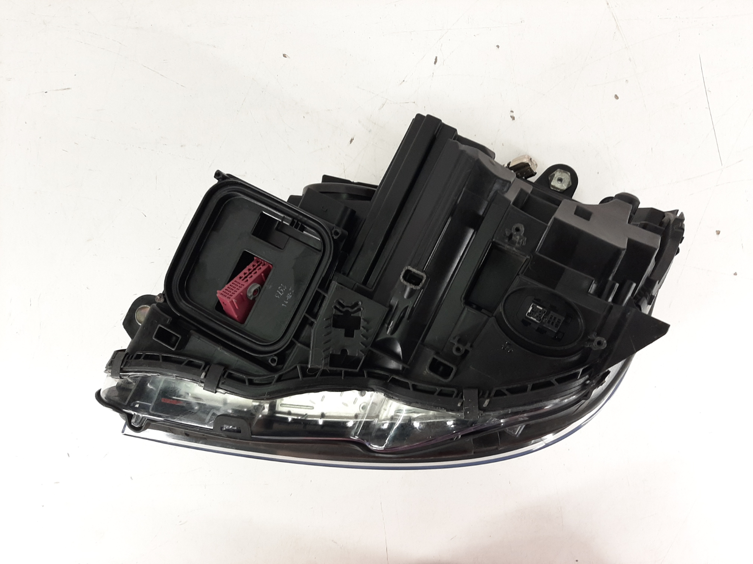 Mercedes C-Class W204 FL 2011–2014 esituli / headlight - pilt 4