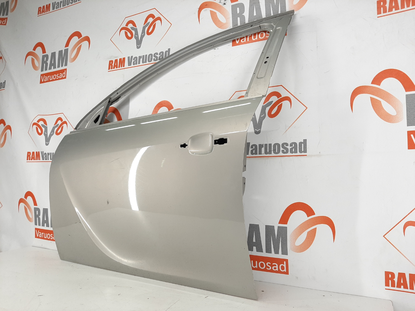 Opel Insignia 2008-2013 esiuks / front doors - pilt 3