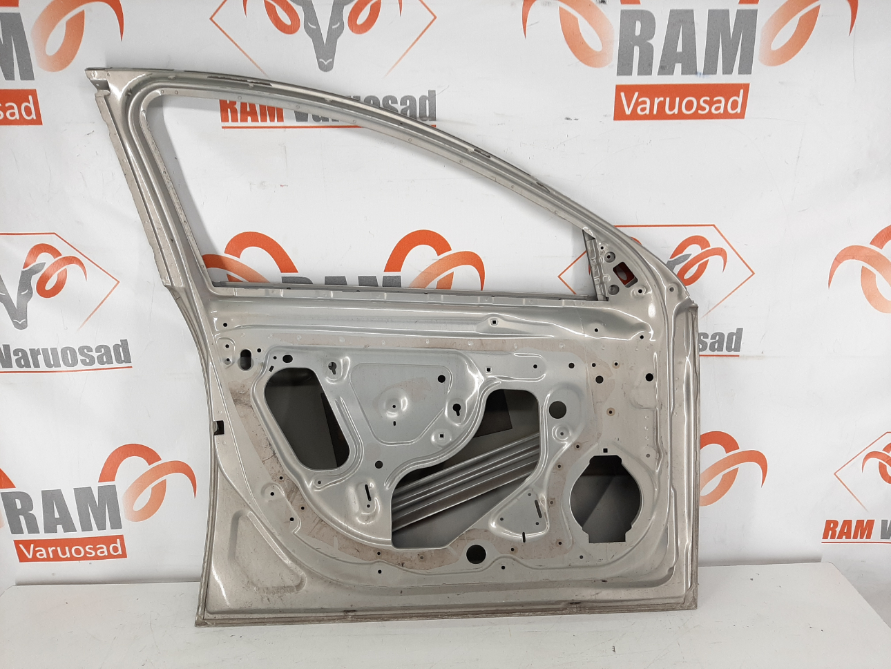 Opel Insignia 2008-2013 esiuks / front doors - pilt 4