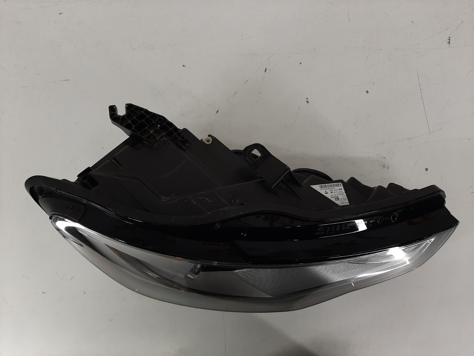 Audi A6 C7 2011-2015 esituli / headlight - pilt 2