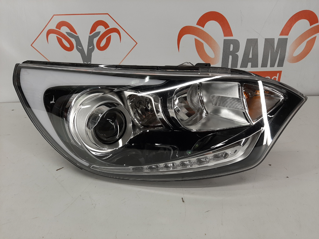 Kia Rio FL 2015-2017 esituli / headlight