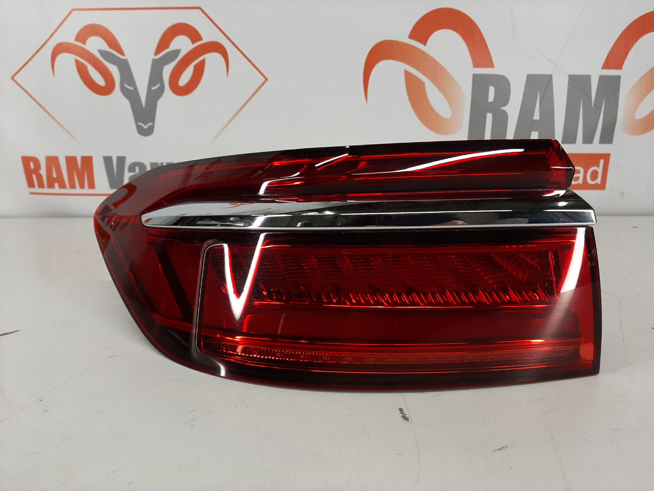 Audi A8 D5 2018- tagatuli / rear light