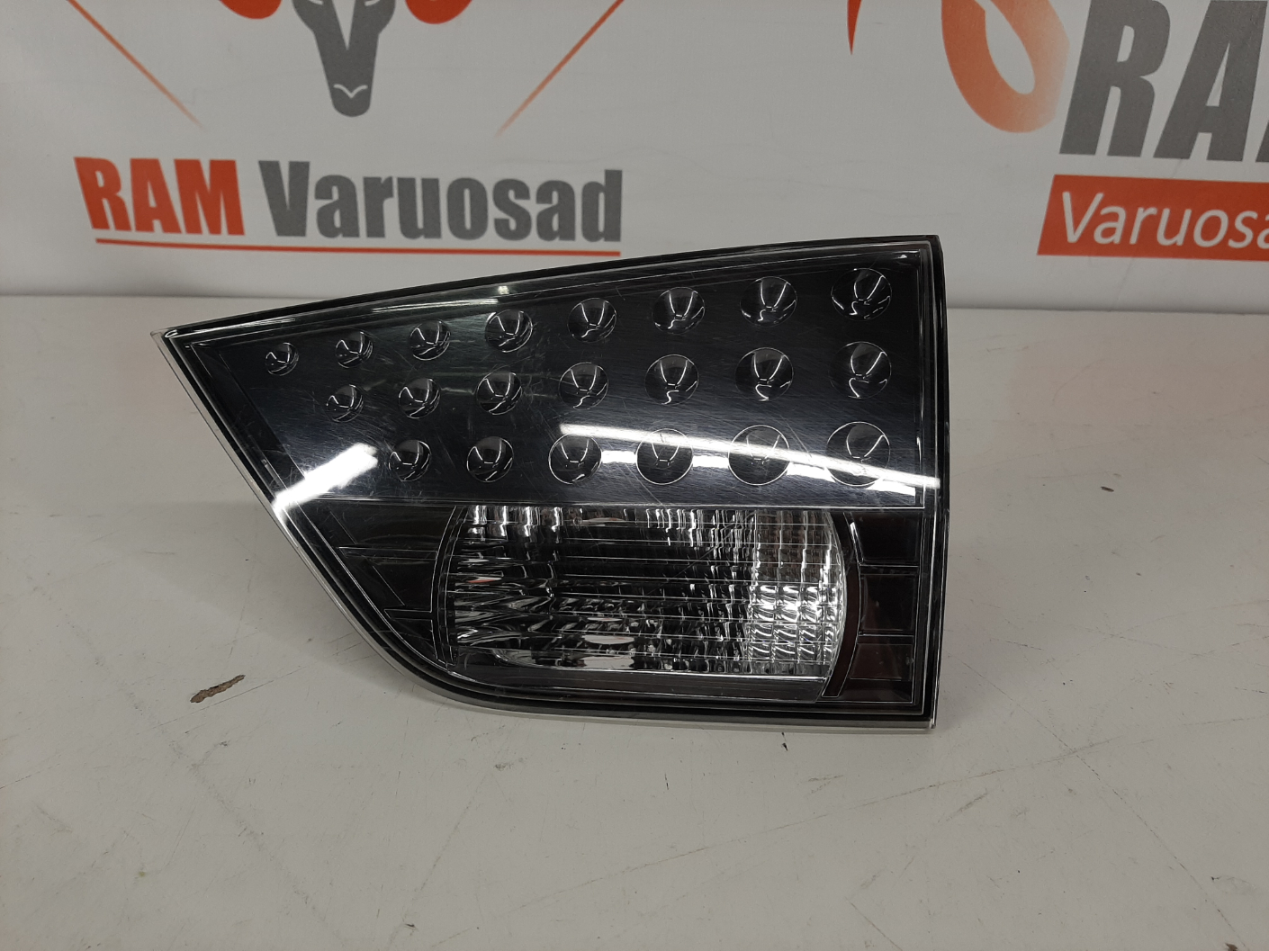 Mitsubishi Outlander 2006-2013 tagatuli / rear light