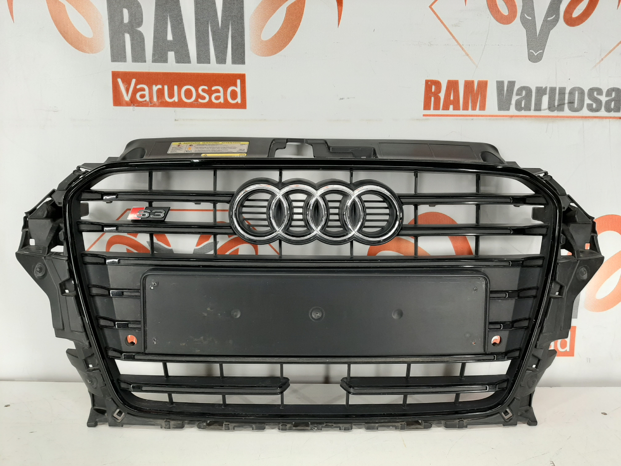 Audi S3 2012- iluvõre / front grille