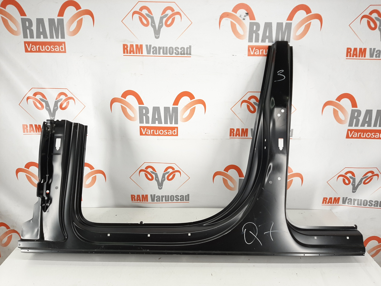 Aud Q7 2006-2015 küljekarp / rocker panel
