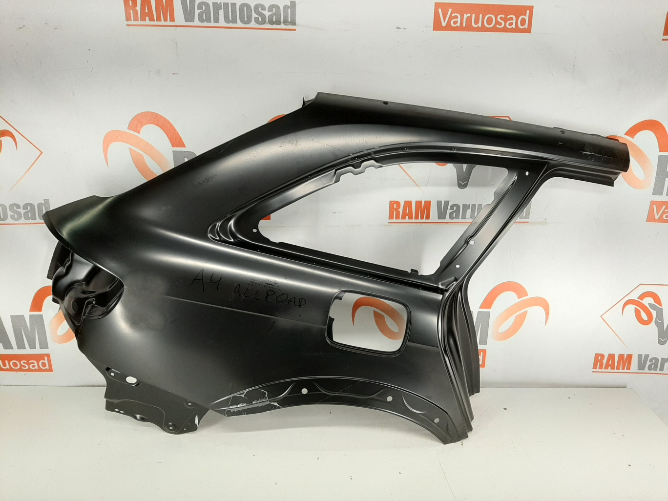 Audi A4 B8 Allroad 2009-2016 tagatiib / rear fender