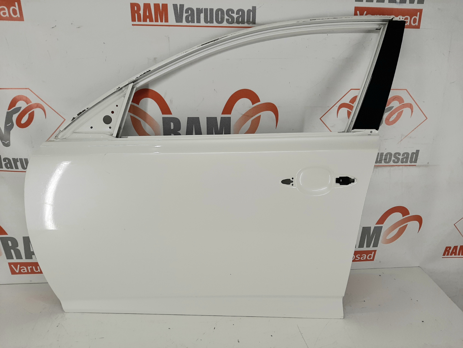 Kia Optima  2010-2015 esiuks / front doors