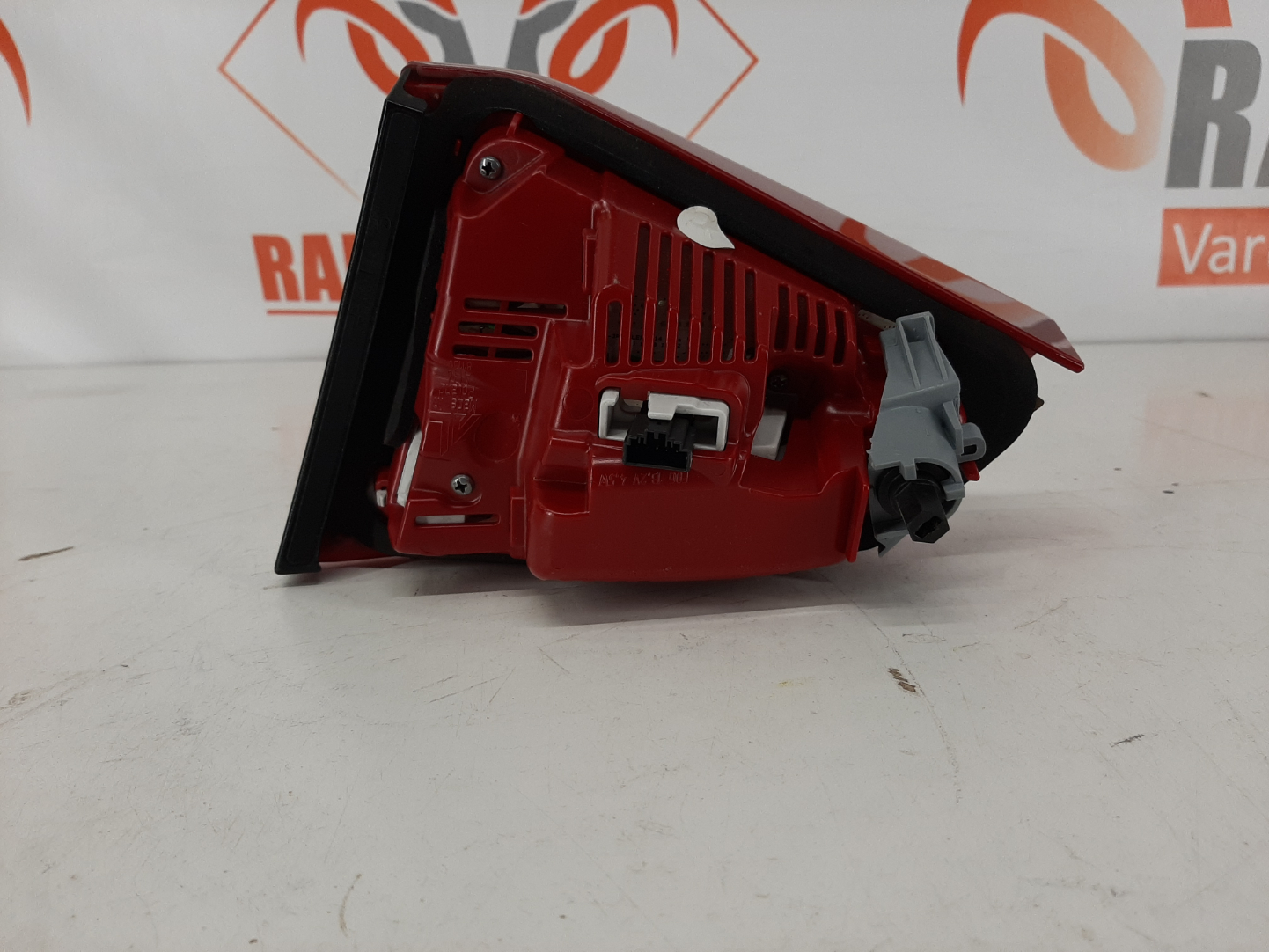 Audi A4 B8 Kombi 2012-2015 tagatuli / rear light - pilt 2