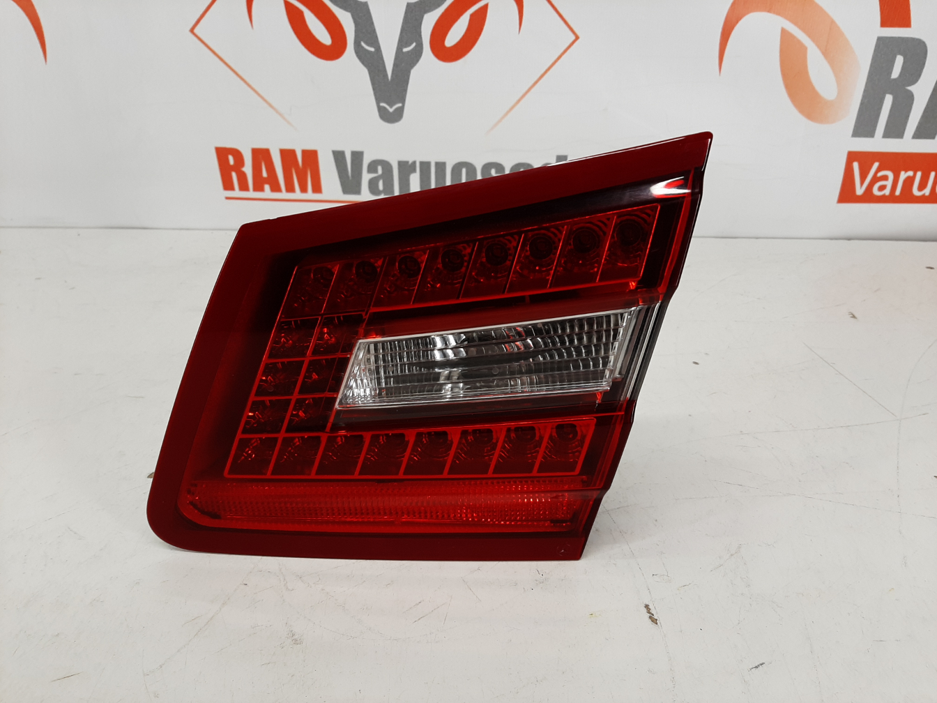 Mercedes E-class W212 2009-2013 tagatuli / rear light