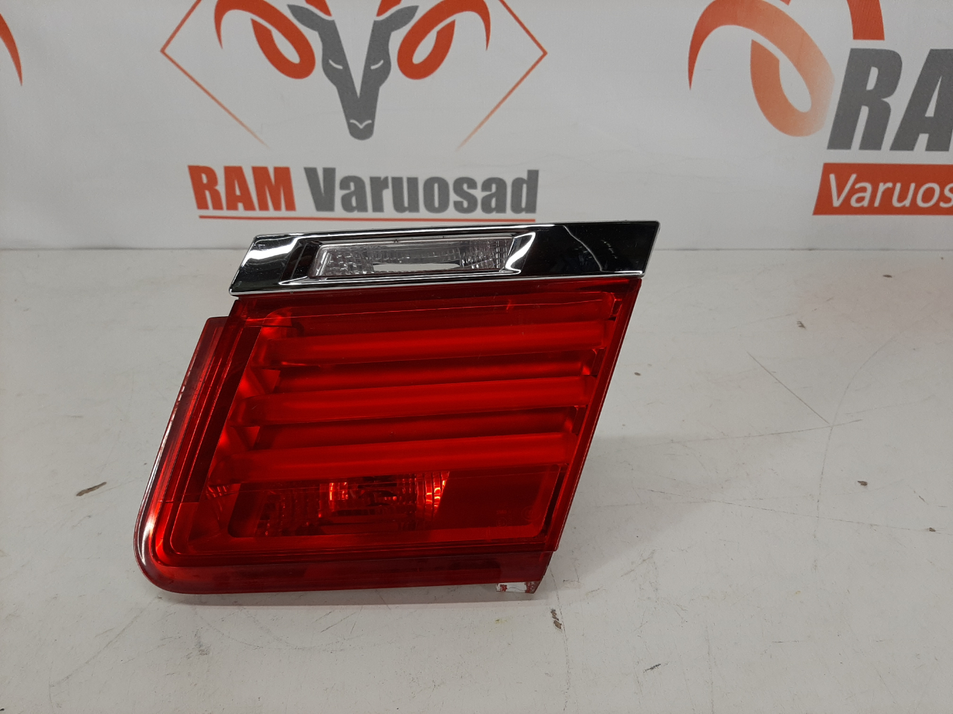 BMW 7 Series F01 2008-2013 tagatuli / rear light