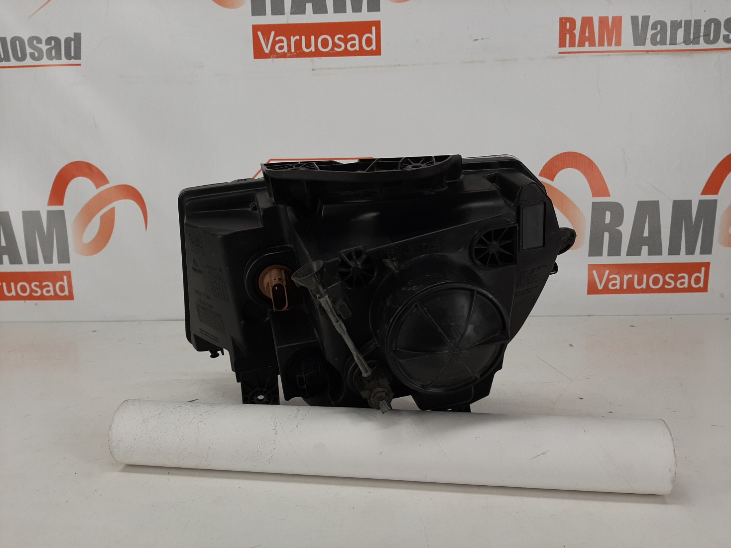 Chevrolet Camaro 2010–2015 esituli / headlight - pilt 3