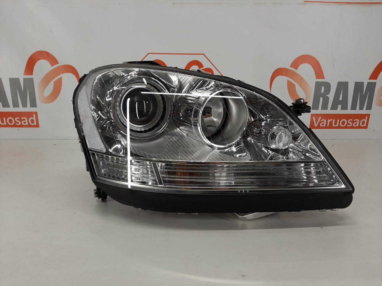 Mercedes ML-Class W164 2005-2008 esituli / headlight