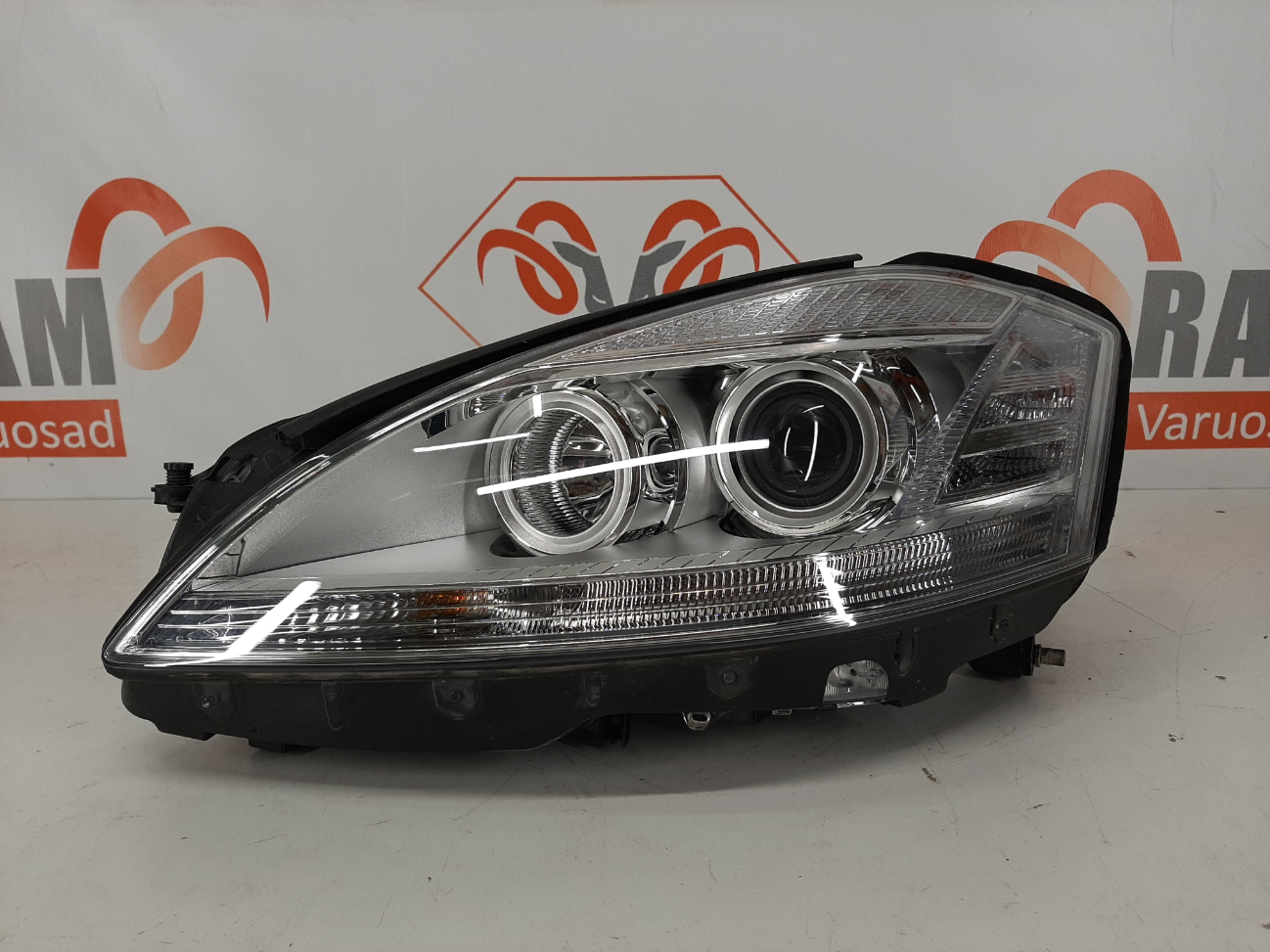 Mercedes S-class W221 2009-2013 esituli / headlight