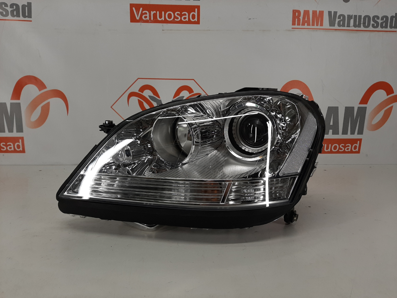 Mercedes ML-Class W164 2005-2008 esituli / headlight