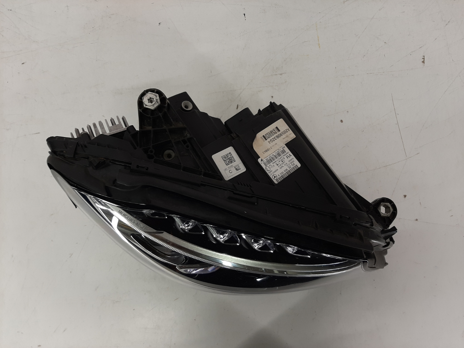 Mercedes-Benz C-Class W205 2014-2018 esituli/headlight - pilt 2