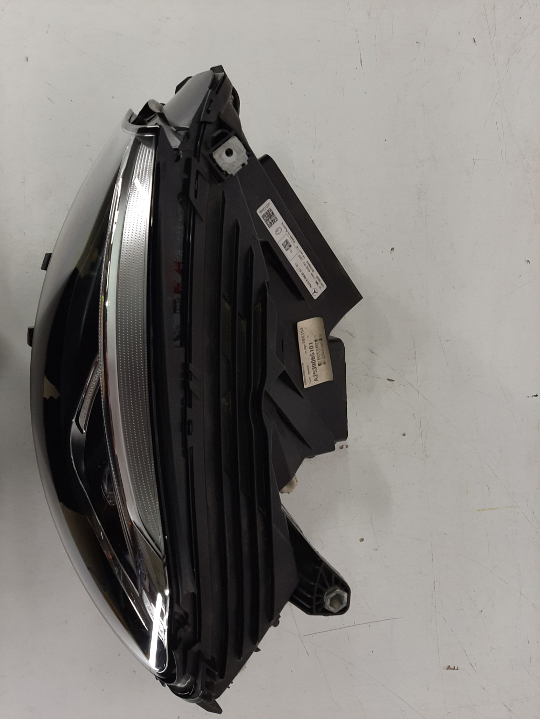 Mercedes GLC W253 2016-2020 esituli / headlight - pilt 2