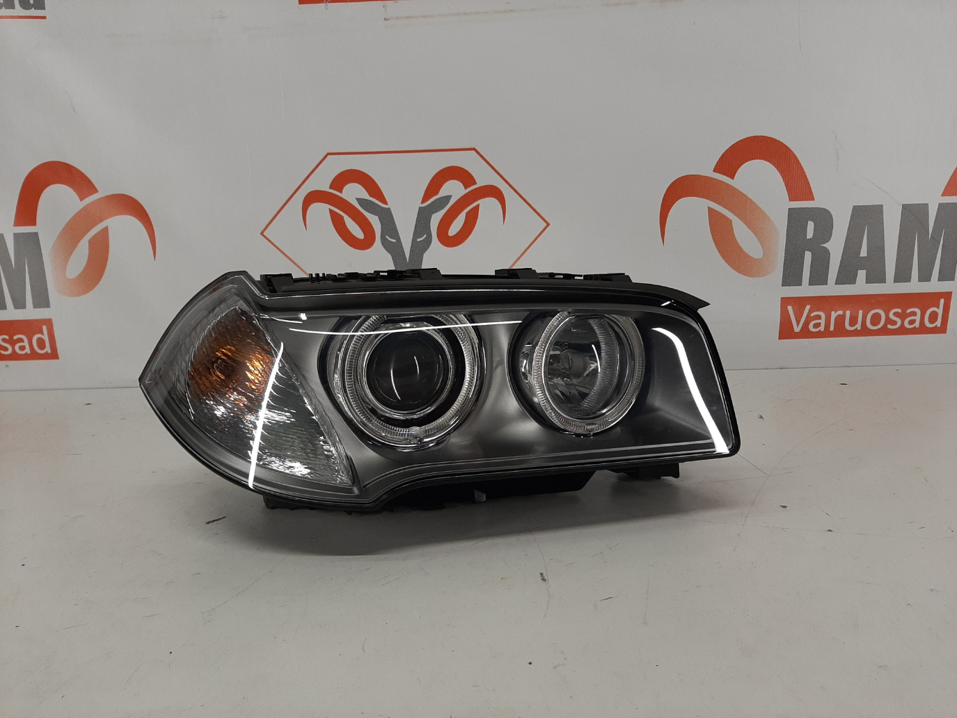 BMW X3 E83 2003-2010 esituli / headlight
