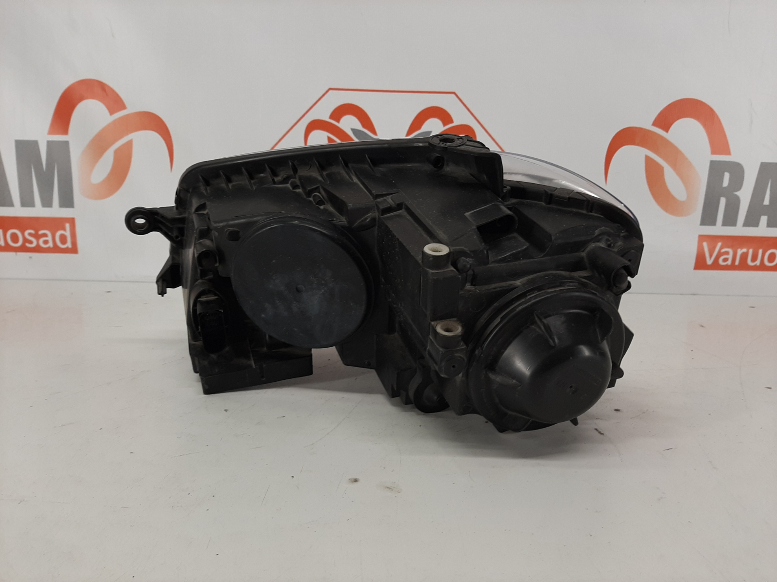 VW Touran 2006-2010 esituli / headlight - pilt 3