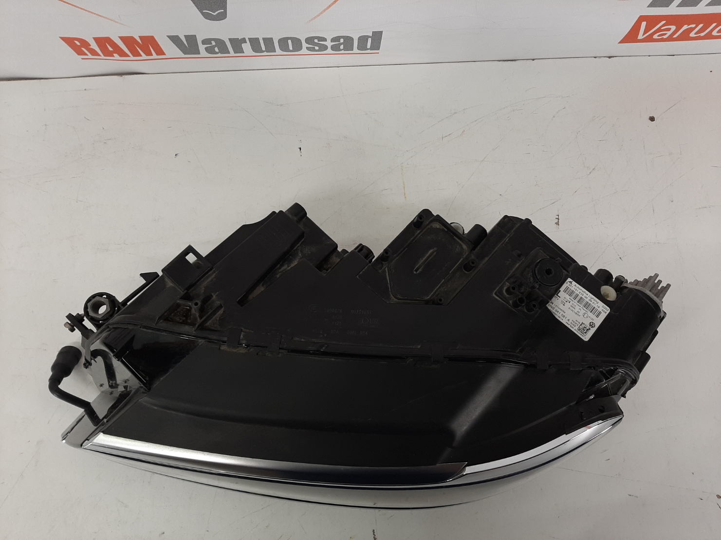 VW Tiguan 2016- esituli / headlight - pilt 2
