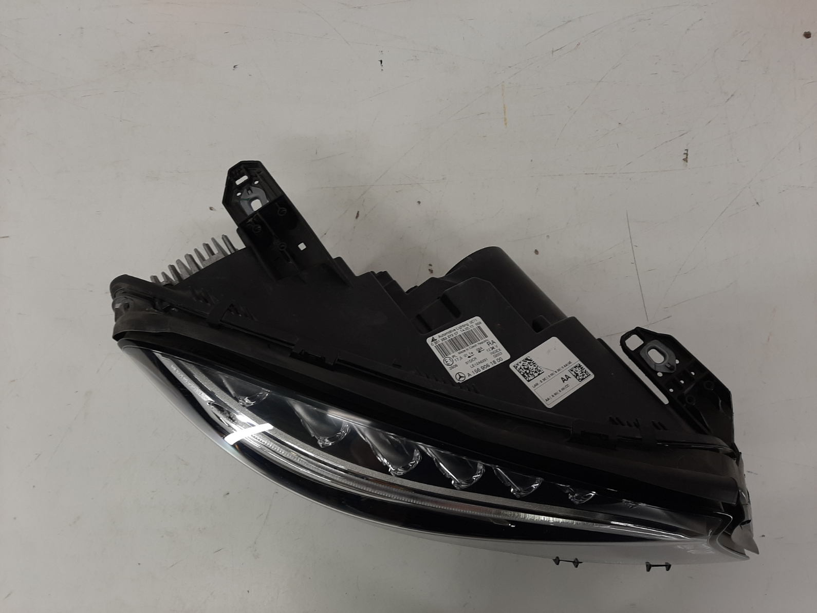 Mercedes W156 GLA 2017-2019 esituli / headlight - pilt 2