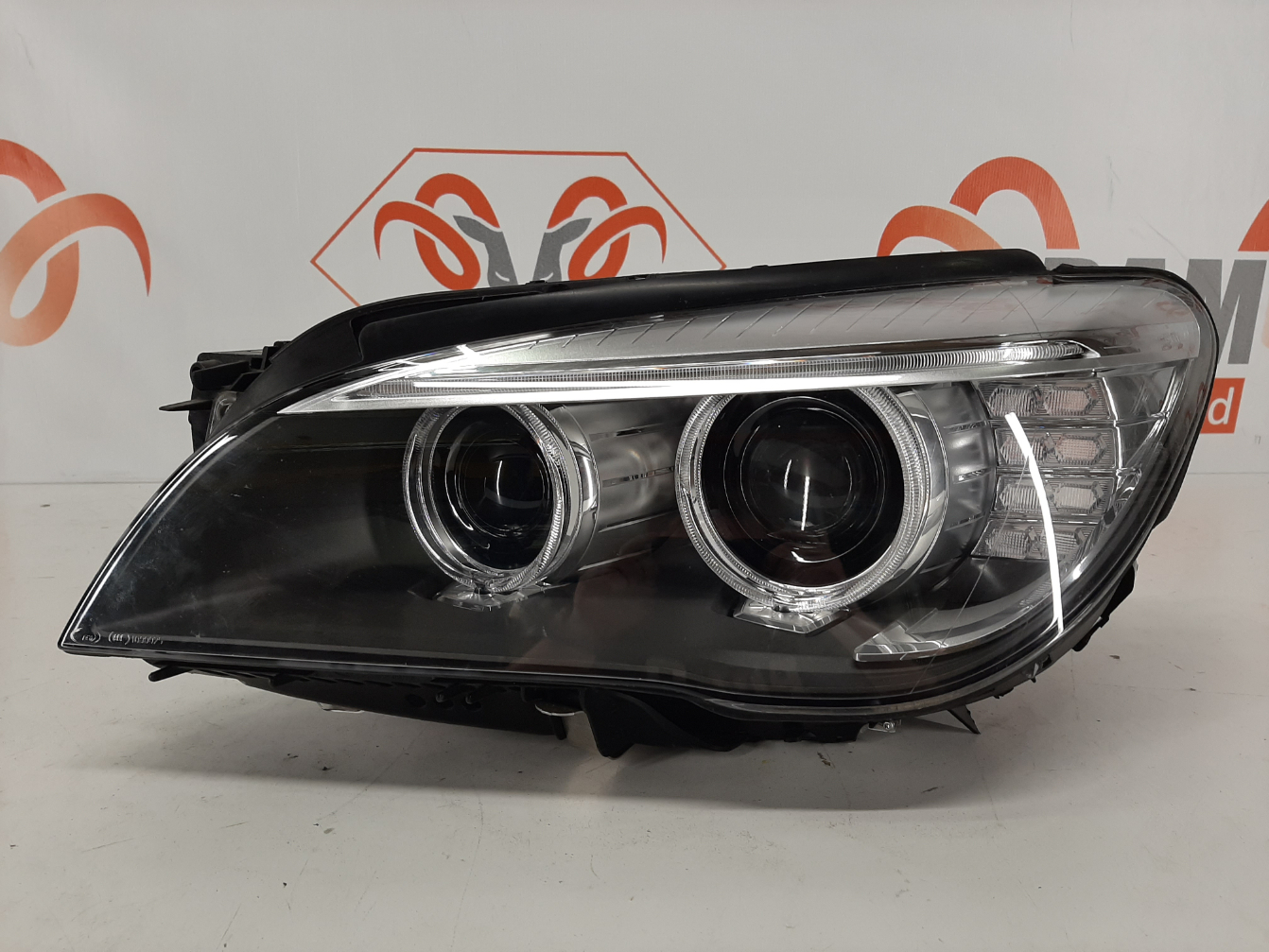 BMW 7 F01 2012-2015 esituli / headlight